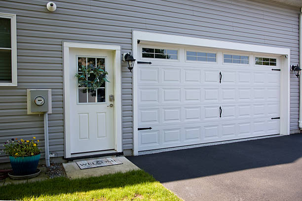 24/7 Emergency Garage Door Panel Replacement experts in Granville South, OH